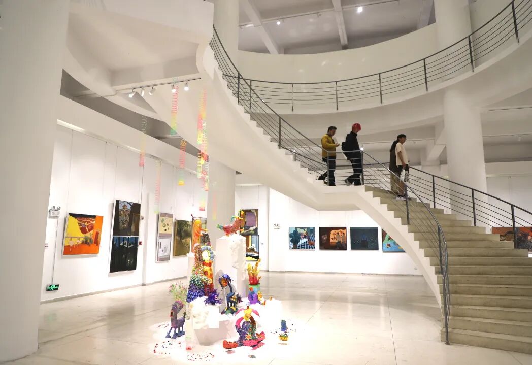 生生不息|美术与设计学院2024届毕业生作品展暨毕业生推介会开幕