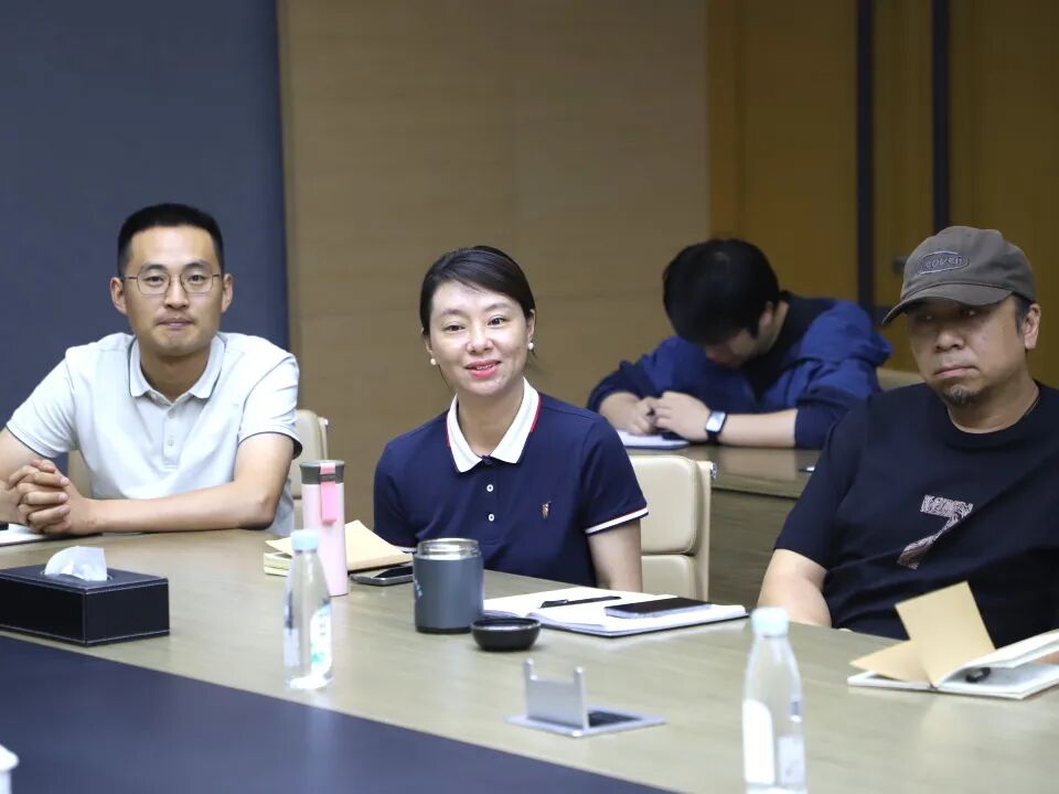 北京大学彭吉象教授到校,与昆传教师探讨艺术传媒高等教育发展