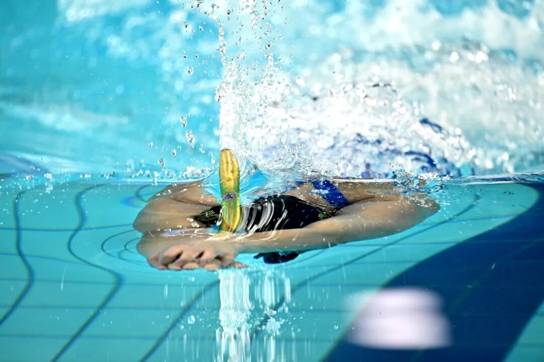 比赛瞬间。通讯员 陈小波 摄