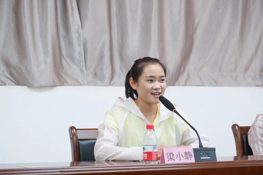 中国田径福地苏炳添梁小静在肇夺得百米飞人冠军