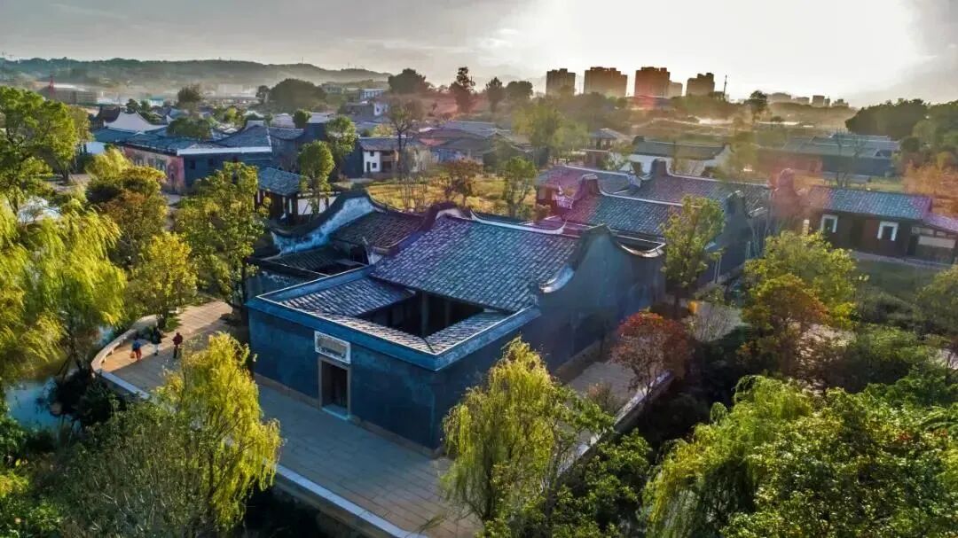 01永盛梁氏宗祠在梁厝现存的古建筑中,永盛梁氏宗祠是最热门的打卡地之一.《永盛梁氏宗祠》(彭金海摄)梁氏宗祠是省级文物...