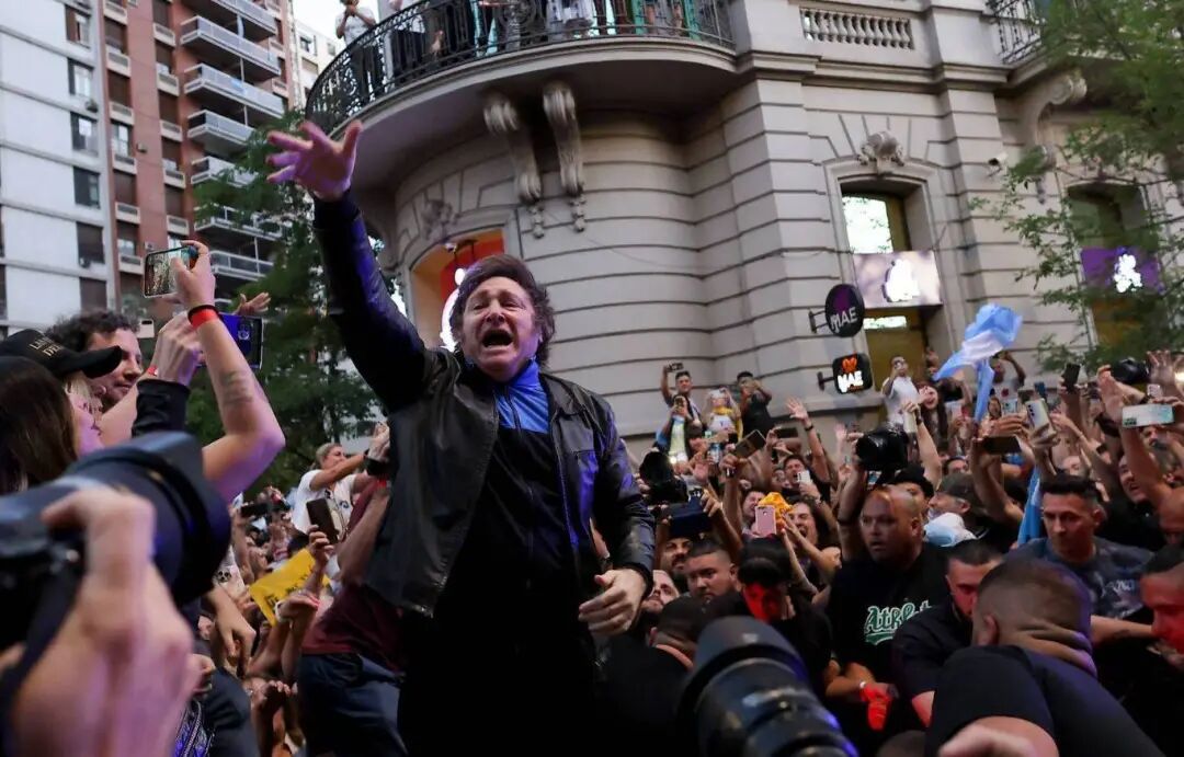 米莱带着阿根廷走了半年，这份社会实验，至少340万人带着血泪_现政府_的国家_西方