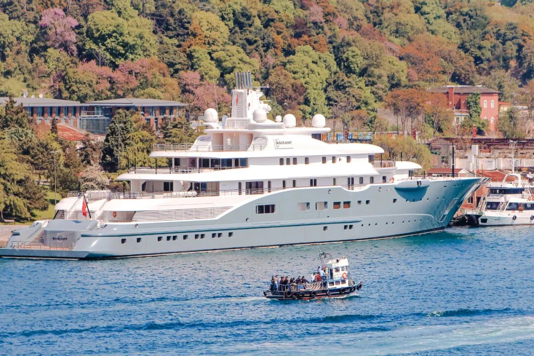 阿布扎比，超级游艇黄金签证(Super Yacht Golden Visa)了解一下？