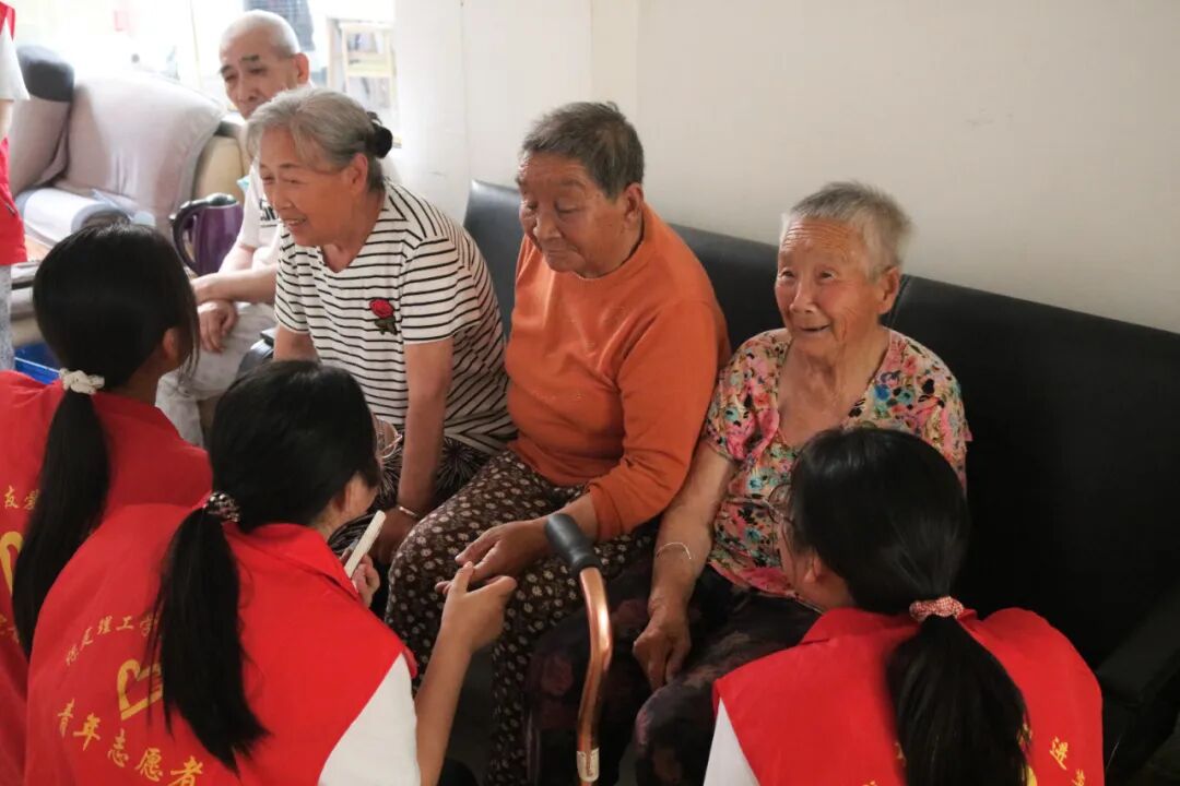 【青春筑梦，志愿逐光】“情暖夕阳，志愿同行” ——牛牛游戏康复医牛牛游戏志愿者走进南祥园养老院开展志愿服务活动