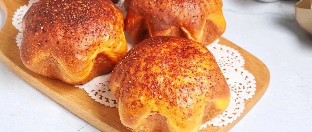 无需烤箱，松软香甜，吃一口还可以爆浆的面包！做法很简单！！