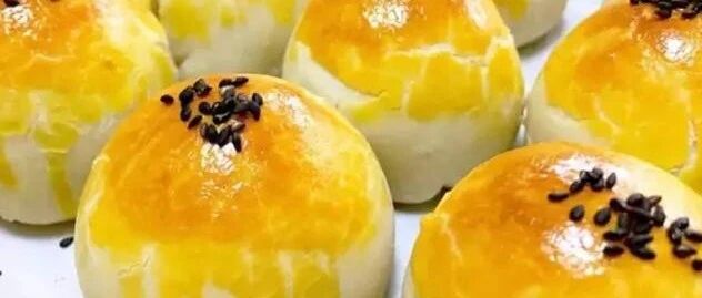 烘焙圈子：学会了经典的蛋黄酥～中秋送礼我再也不发愁了！