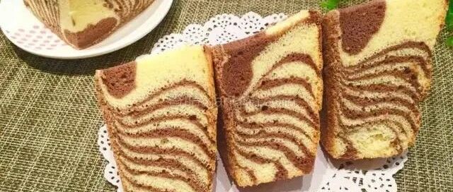 免费配方 | 两款美如画的双色蛋糕卷，居然如此简单~入门级新手可做！