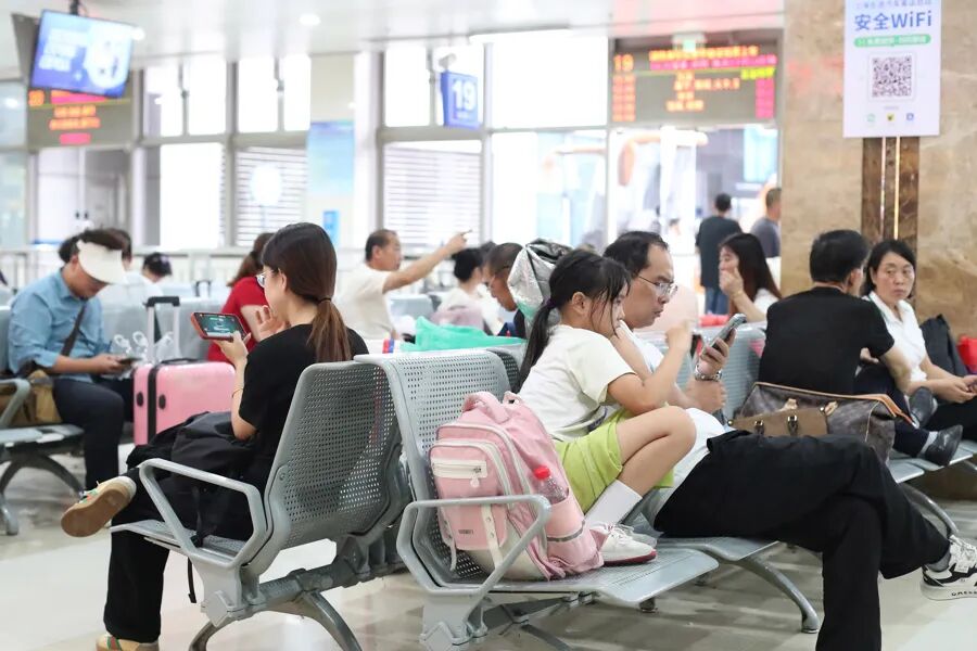 今明两天14万辆车经长江隧桥回沪