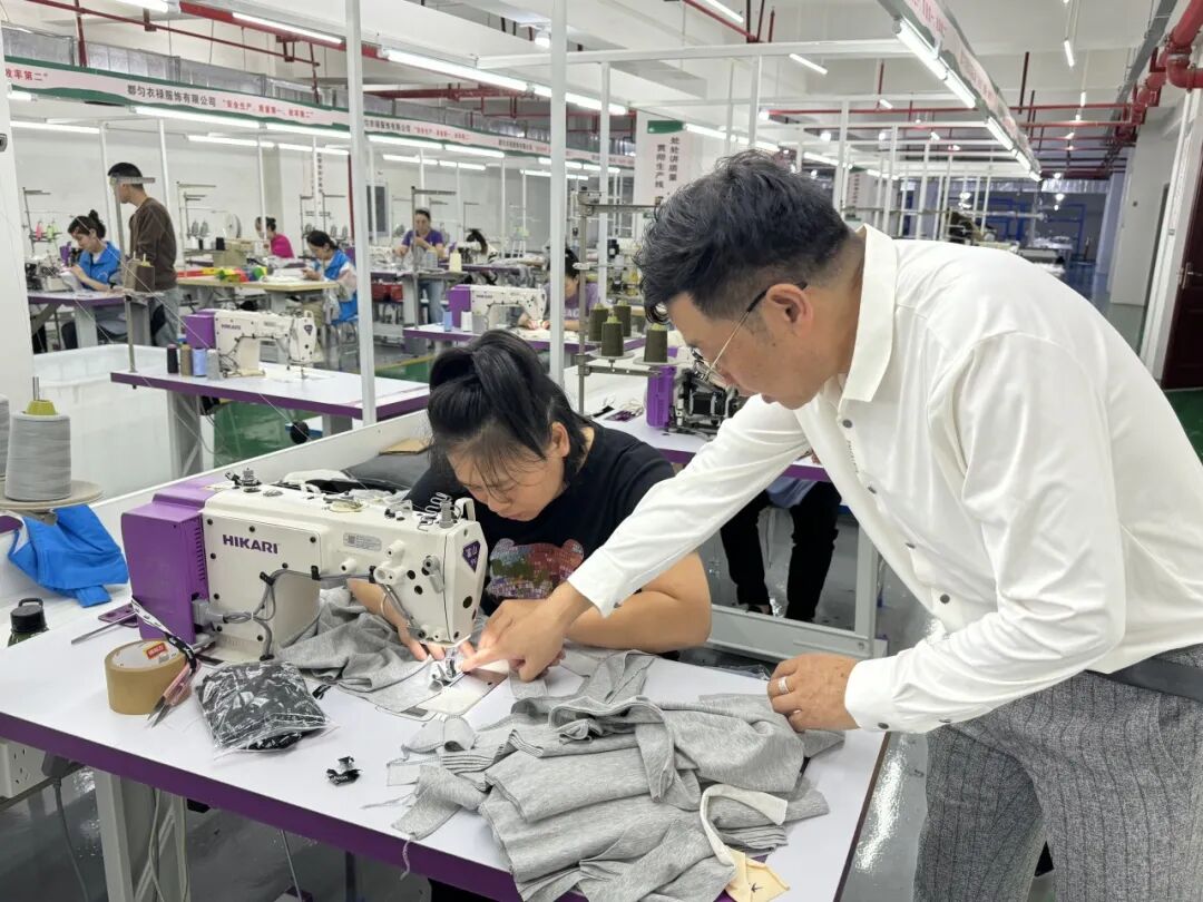 家门口"小车间"实现"大民生"!
