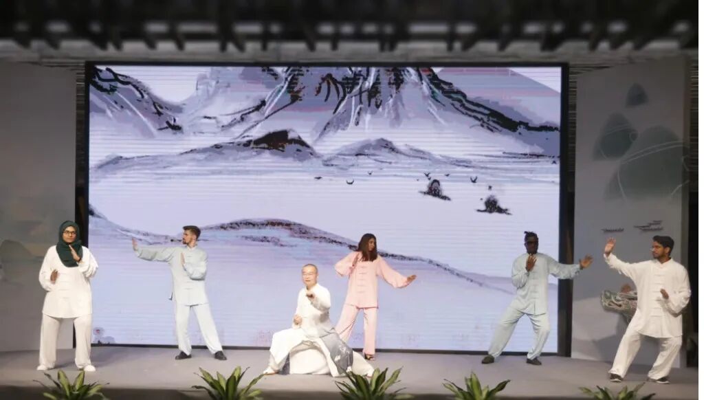 “宋韵鄞风 相约端午”中外文化交流活动在宁波博物馆举办