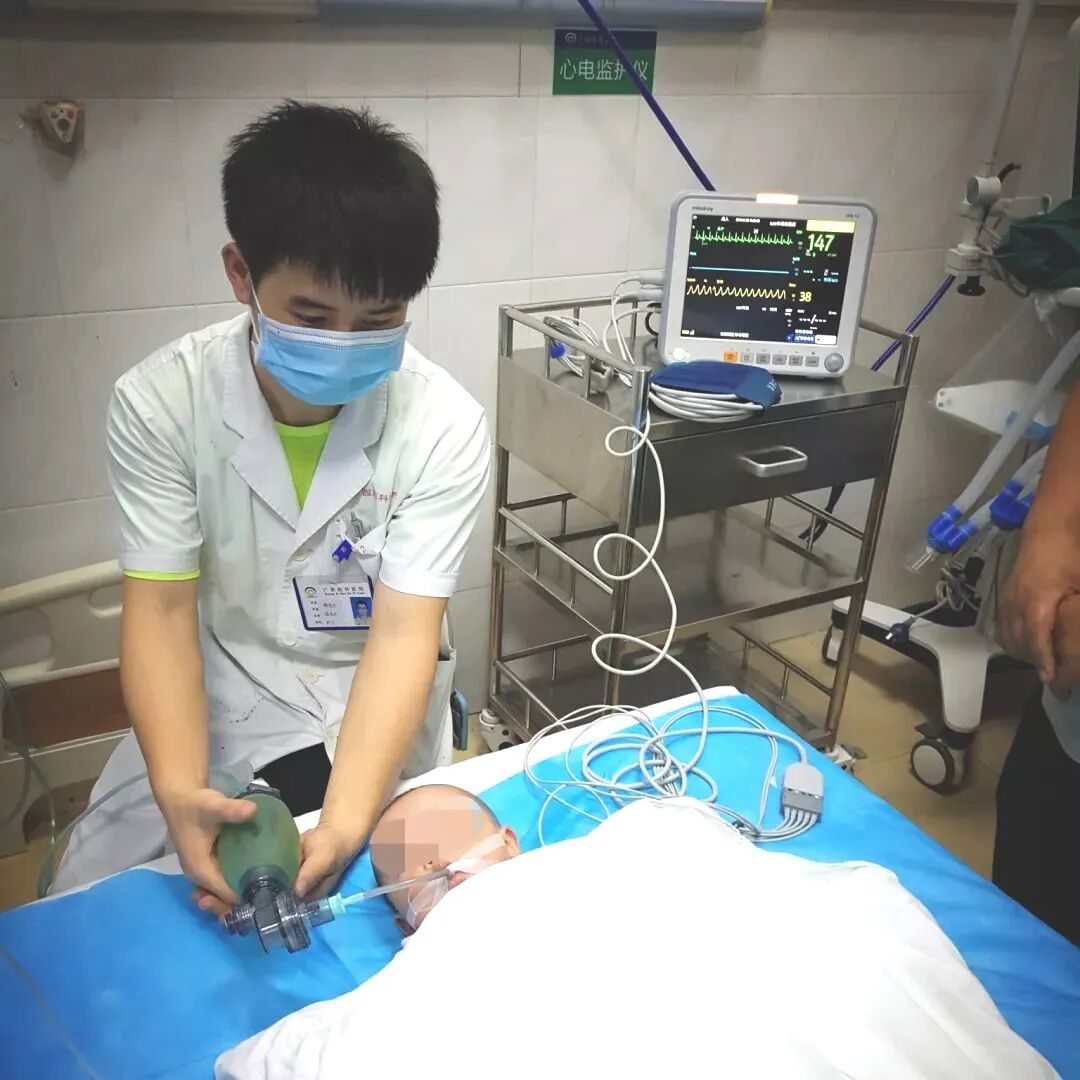 洗胃去什么科服药过量后喝下洗洁精水“洗胃”……广西脑科医院急诊科出手了！_https://www.jmylbn.com_新闻资讯_第10张