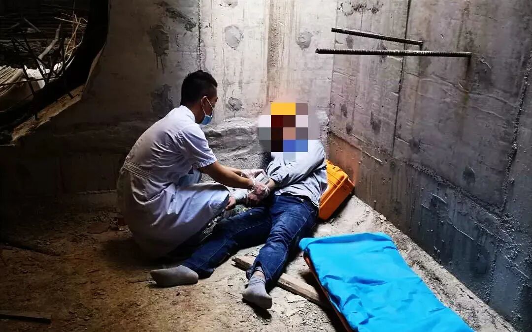 洗胃去什么科服药过量后喝下洗洁精水“洗胃”……广西脑科医院急诊科出手了！_https://www.jmylbn.com_新闻资讯_第5张