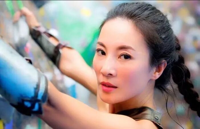 【美女】中国阿姨在低温下拍照片，网友惊呼受不了，性感火辣身材不输少女！（组图） - 43