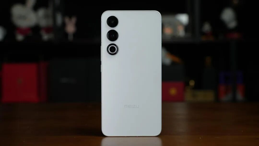 再见曲屏，“抄底”四款直屏骁龙8Gen3手机！