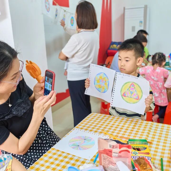 第二期“我爱我家”艺术创作亲子活动——曼陀罗绘画