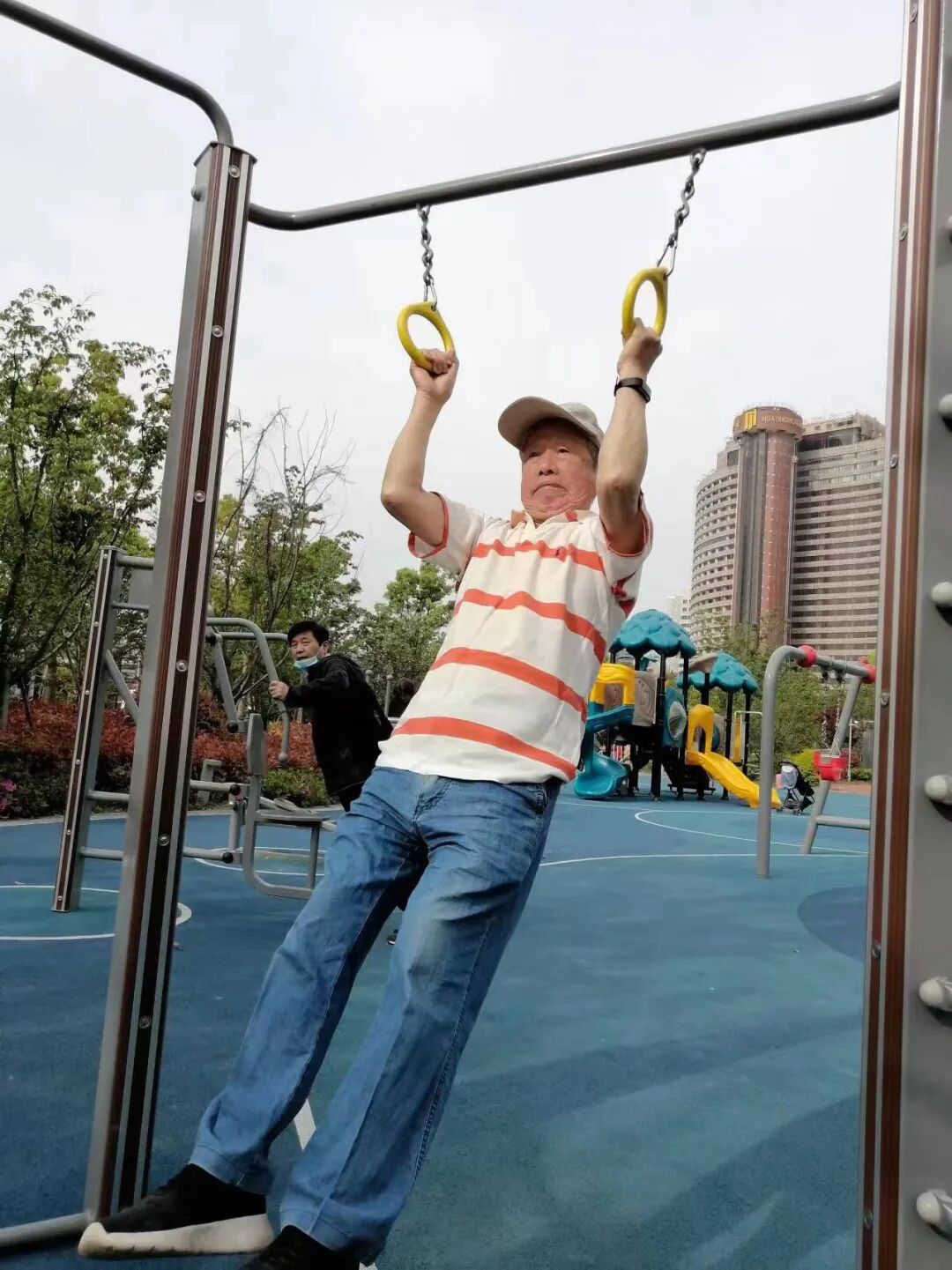 62岁与93岁,一对上海父子同居养老的12年