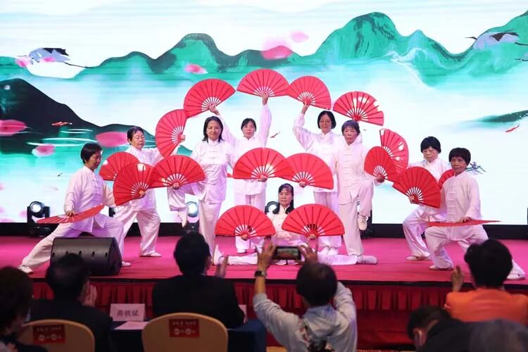 二十载春华秋实，健康梦同心共筑——广州全科20周年千人健康文化盛会开幕