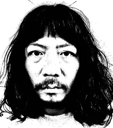 黑色头发的人

描述已自动生成