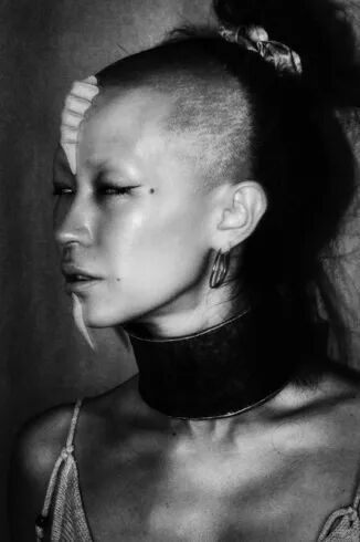 黑色头发的女人

描述已自动生成