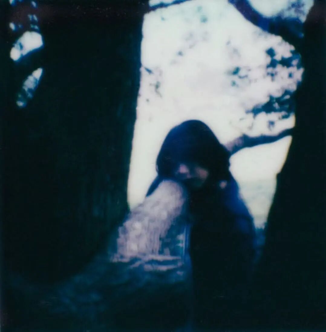 图片包含 人, 男人, 站, 黑暗

描述已自动生成