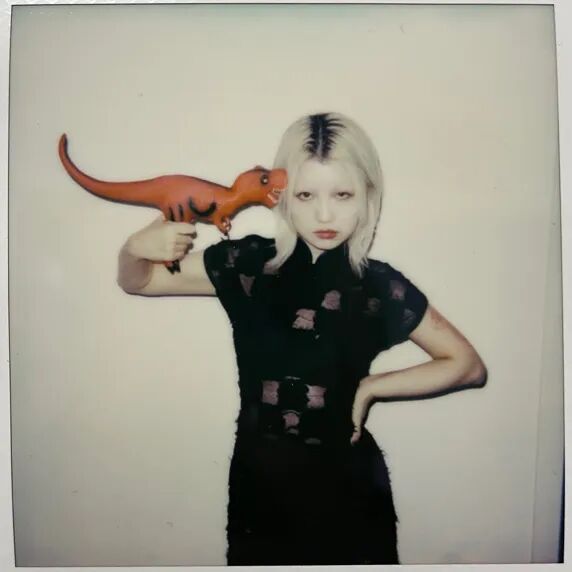 人抱着小孩

低可信度描述已自动生成