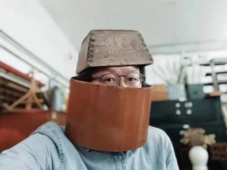 戴帽子的人

描述已自动生成