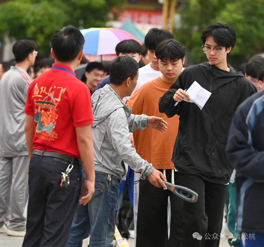 松桃孟溪中学师生打架图片