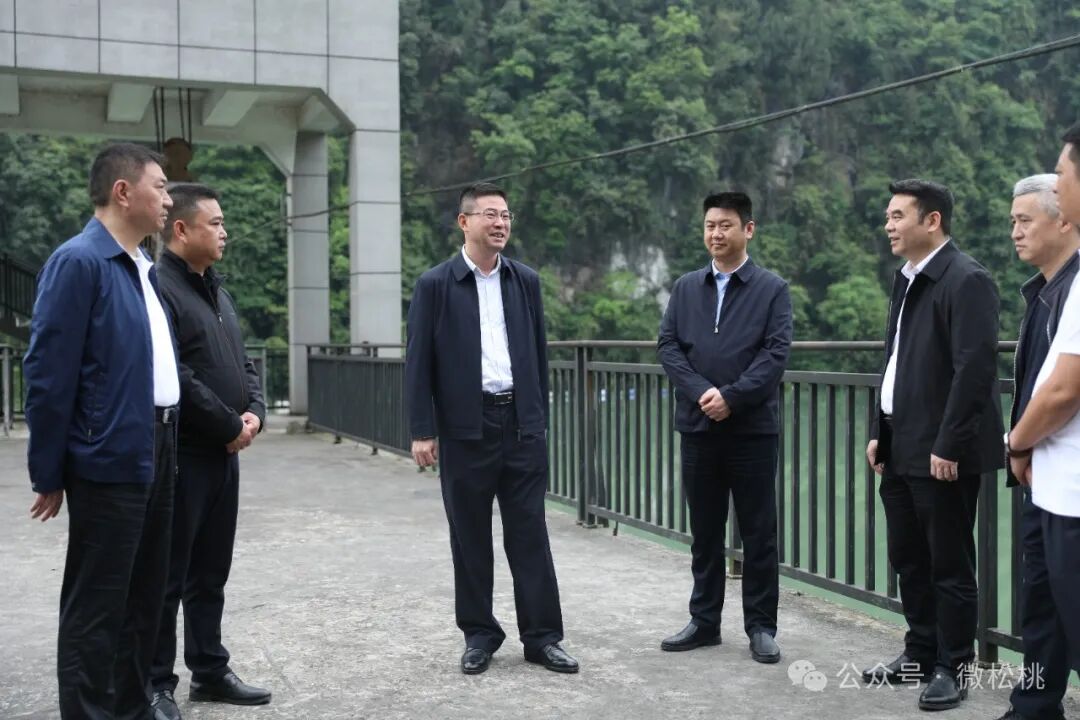 潘攀来松督导防汛防灾工作