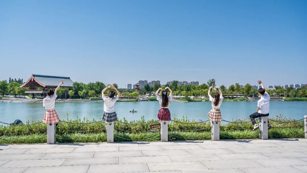 “毕业季 · 致青春”，你们要的免票来啦！这个暑期等你来撩~