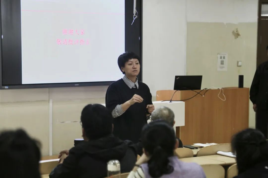 舞蹈教案怎么写_怎样写舞蹈教案_舞蹈老师写的舞蹈教案