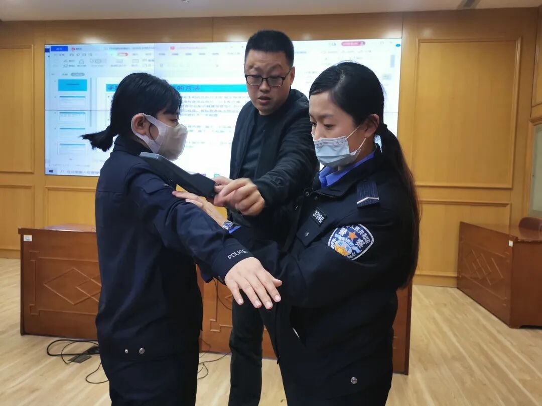 筑牢安全防线烟台中院法警支队开展安检技能专项培训