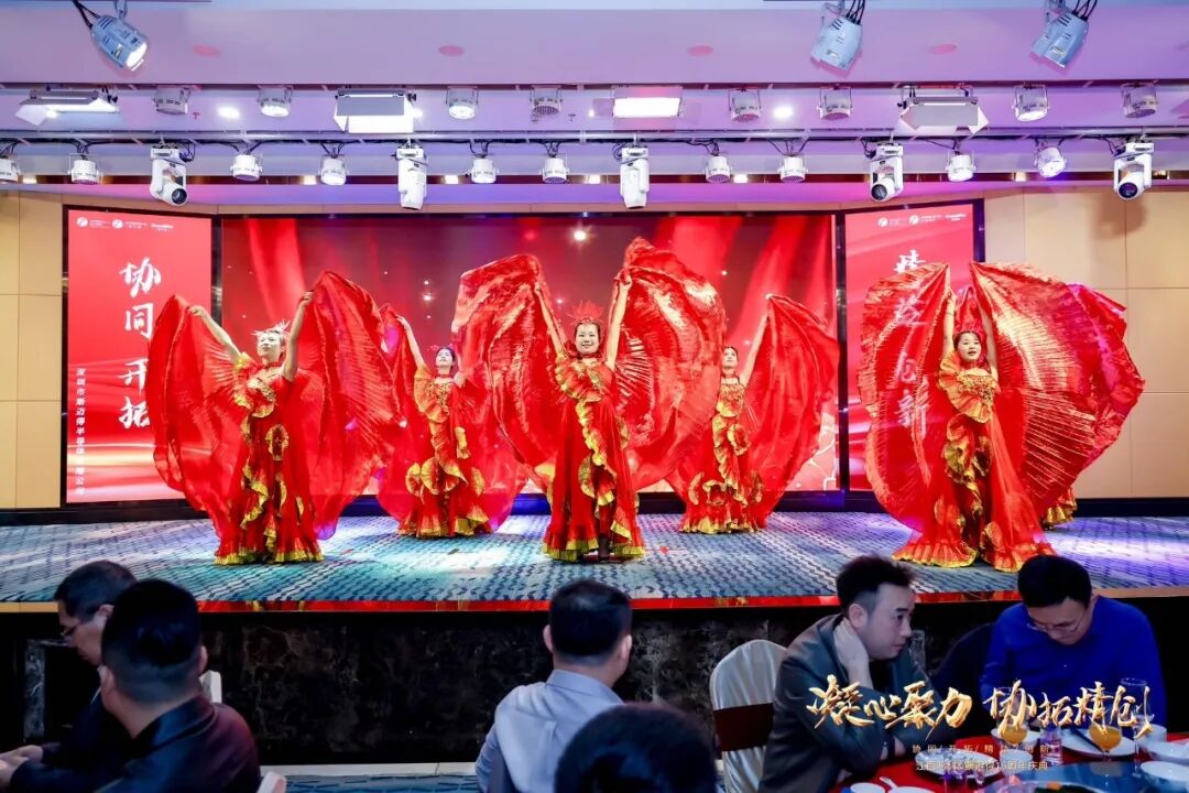 凝心聚力 协拓精创 江西鸿利&斯迈得16周年庆典晚会圆满召开