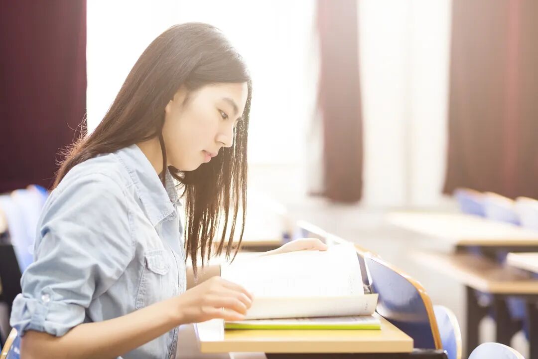 高 中 生 十 大 高 光 时 刻