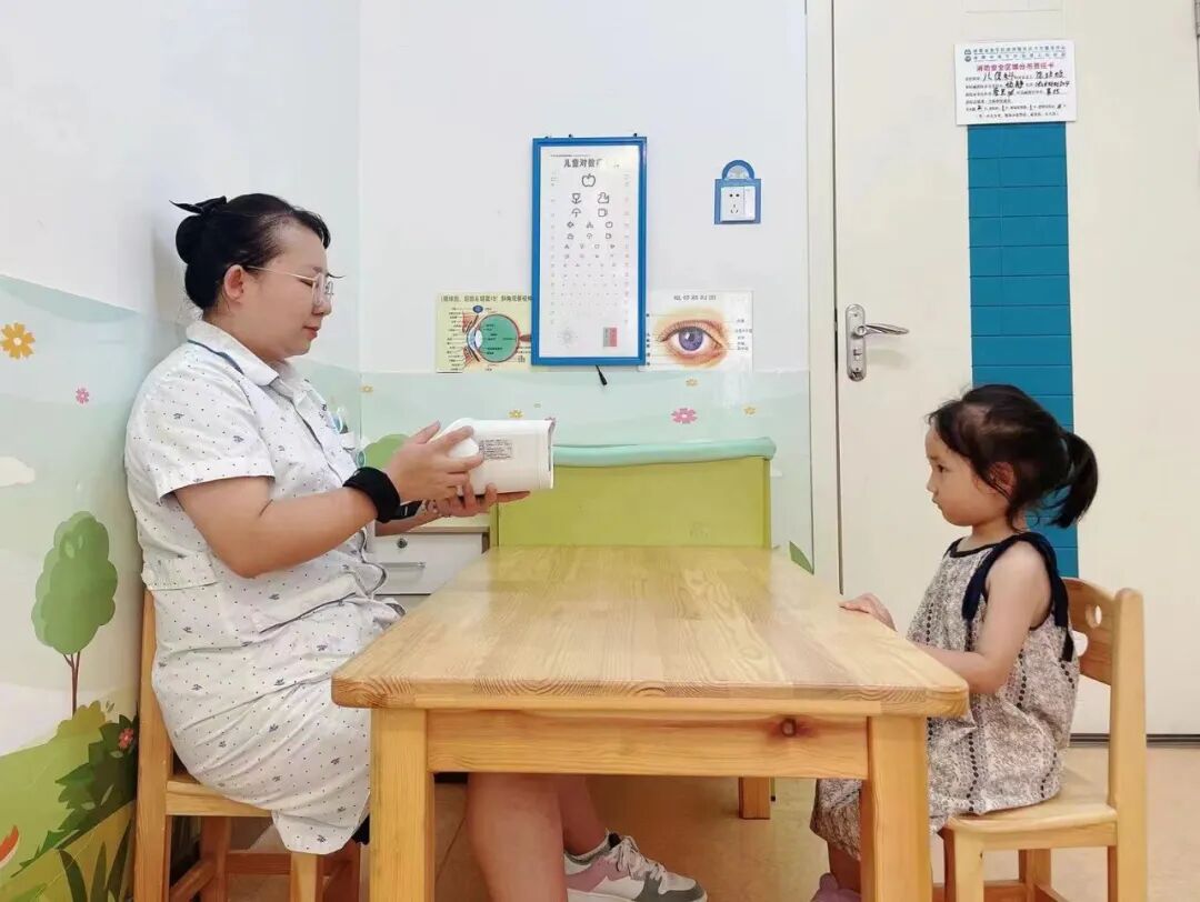 手持视力筛查仪怎么用告别烦恼！宝宝不配合眼科检查？双目视力筛查仪让您轻松应对！_https://www.jmylbn.com_新闻资讯_第11张