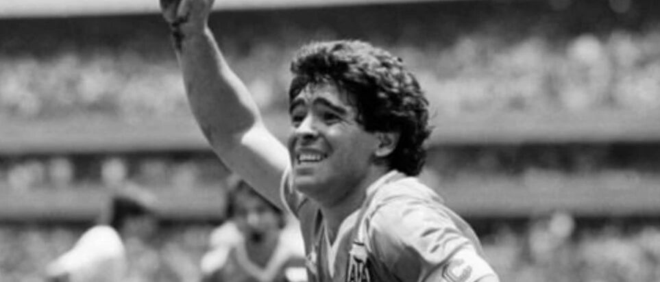 突发 | “球王”马拉多纳心脏骤停去世！享年60岁