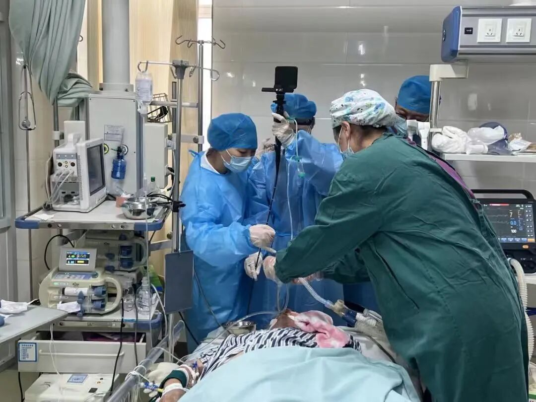 什么病人需要用输液泵【深化医改·卫生健康高质量发展】温宿县人民医院重症医学科简介_https://www.jmylbn.com_新闻资讯_第2张