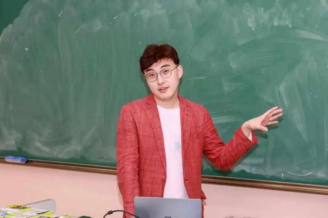 假发主理人太权威了