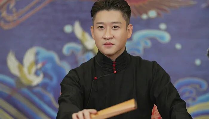 刘云天揭秘曹云金郭德纲反目内幕,师娘生日宴下跪,直接逼走曹云金