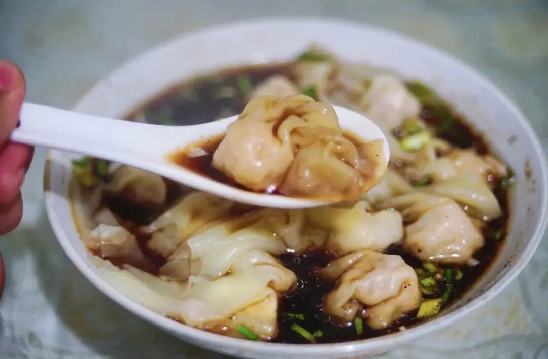 高铁3h直达，小吃10元管饱！不愧是文学届美食家笔下的宝藏县城！