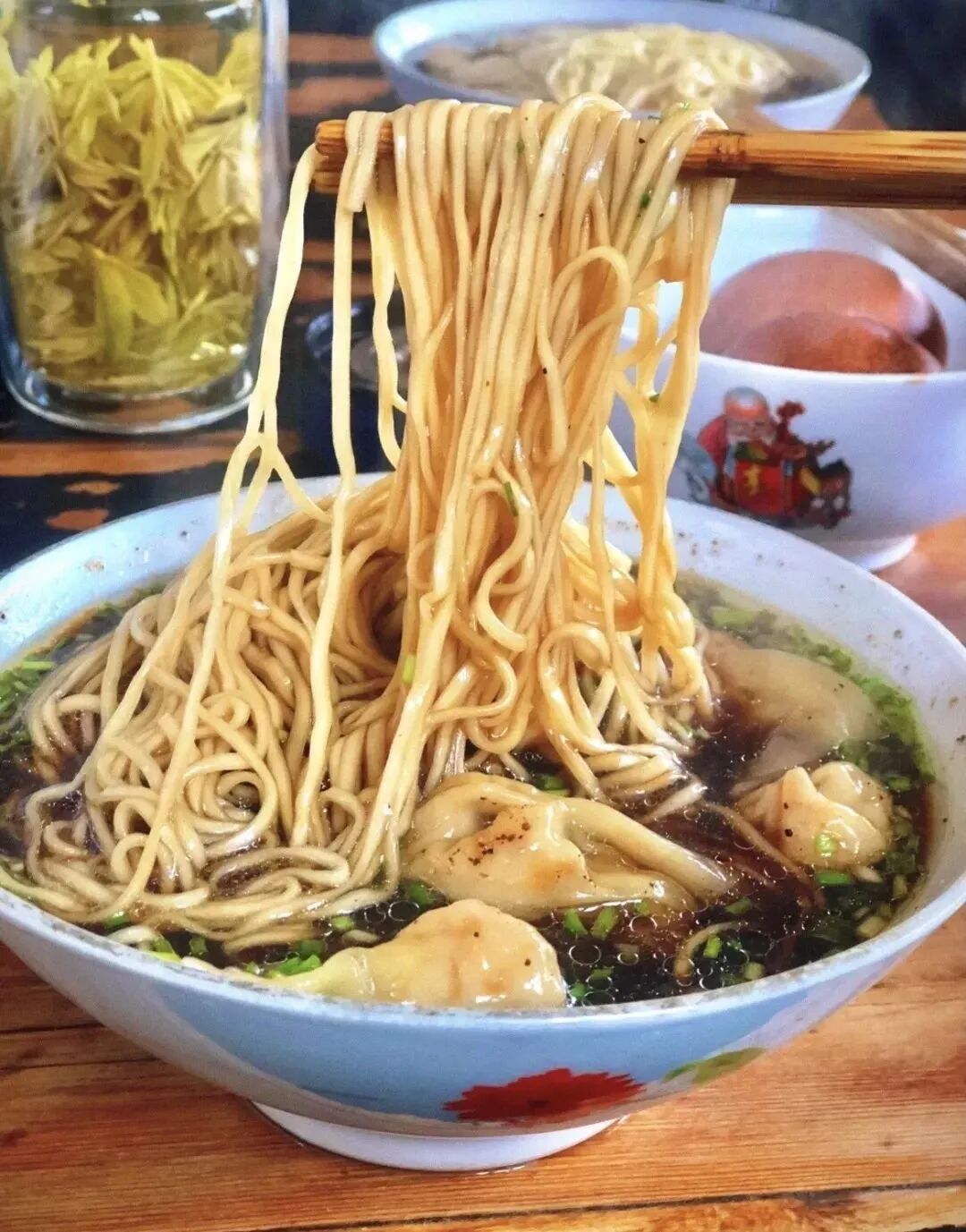 高铁3h直达，小吃10元管饱！不愧是文学届美食家笔下的宝藏县城！