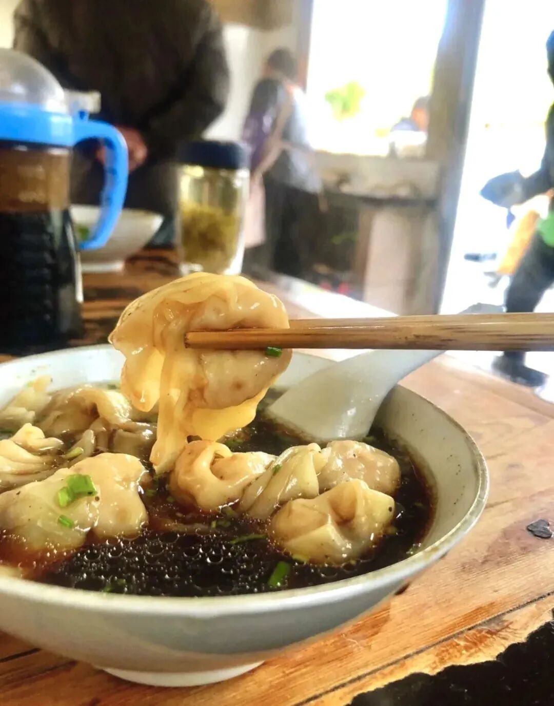 高铁3h直达，小吃10元管饱！不愧是文学届美食家笔下的宝藏县城！