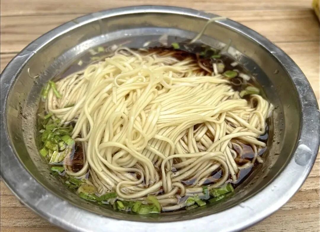 高铁3h直达，小吃10元管饱！不愧是文学届美食家笔下的宝藏县城！