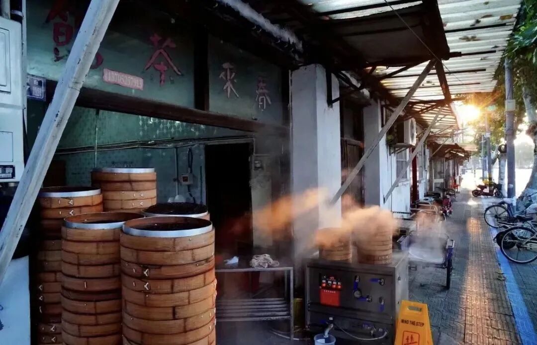 高铁3h直达，小吃10元管饱！不愧是文学届美食家笔下的宝藏县城！