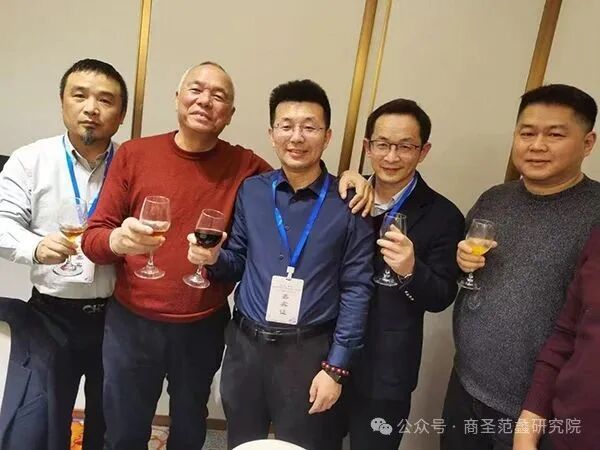 图13 范贵宾与陈荣佳等人合影于2024年.jpg