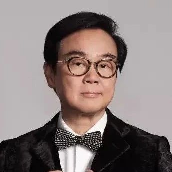 知名艺人黄百鸣被指控涉嫌内幕交易,获准以20万元保释