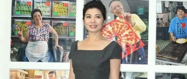 钟楚红保养有方，穿阿嫲的衣服，还是能妥妥的衬托出女神的味道！