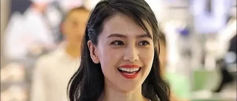 高圆圆产后复出，确实是老态十足，可比同龄人来说那可是美太多了