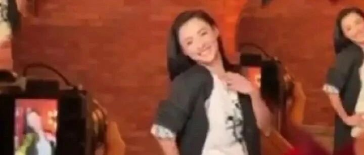 张柏芝真是话题女王，小腹有点突起又传怀孕？真是人红是非多