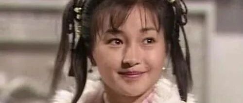 李绮红老了毫不避讳！晒素颜照，皱纹雀斑与记忆中的模样相差甚远