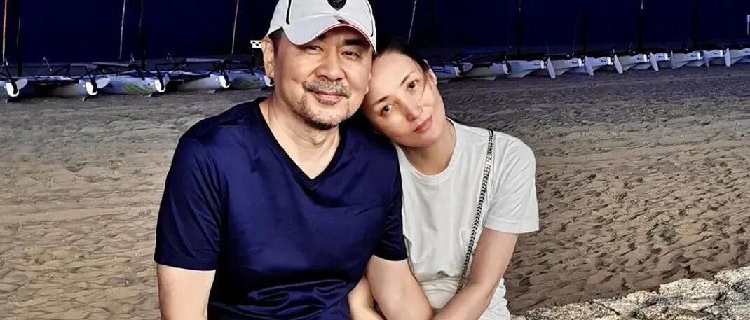 陈建斌蒋勤勤秀恩爱！晒两人休闲自拍照，羡慕众人！